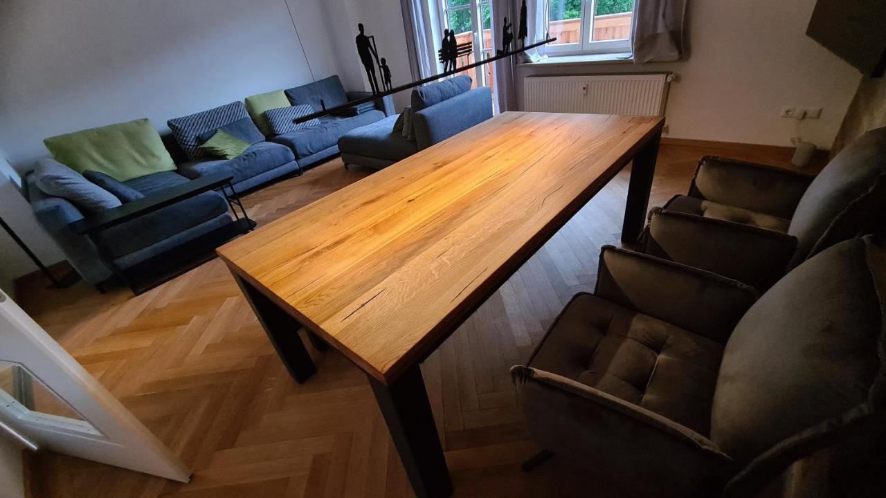 Bunter Hirsch Ferienwohnung Im Garmischer Zentrum Экстерьер фото