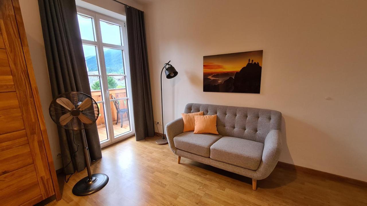 Bunter Hirsch Ferienwohnung Im Garmischer Zentrum Экстерьер фото