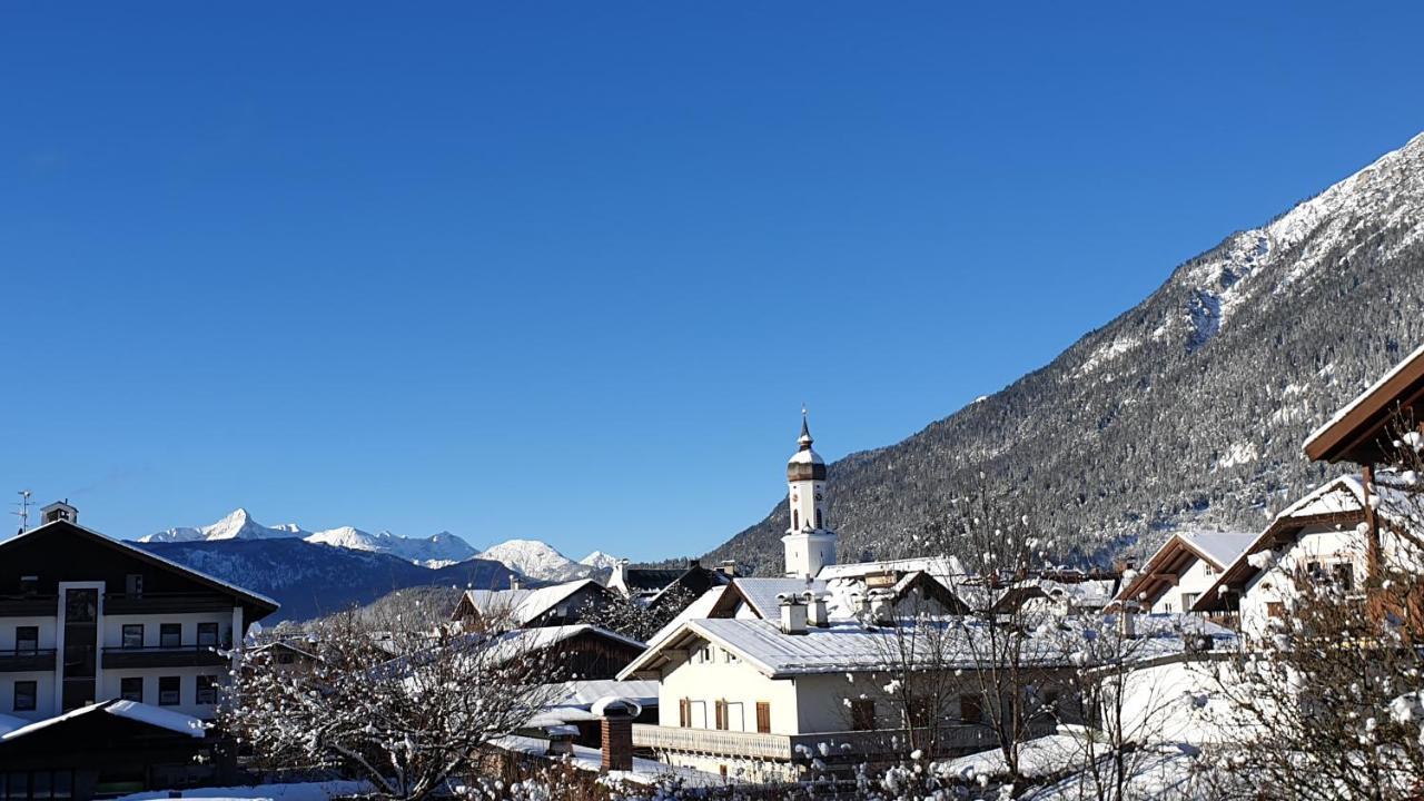 Bunter Hirsch Ferienwohnung Im Garmischer Zentrum Экстерьер фото